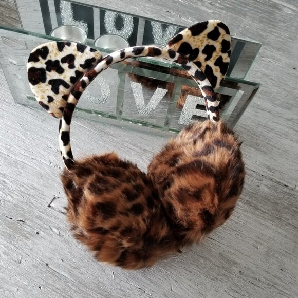 Warm Leopard Print Ear Muffs - Picture 4 of 4